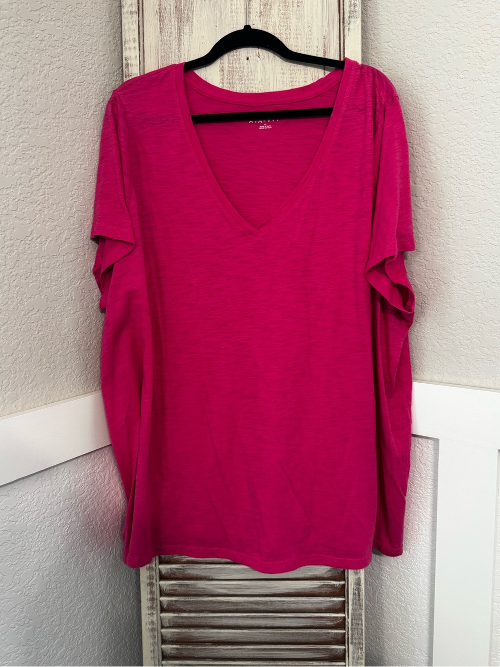 Ava & Viv Bright Fuchsia Short Sleeve V-Neck Tee